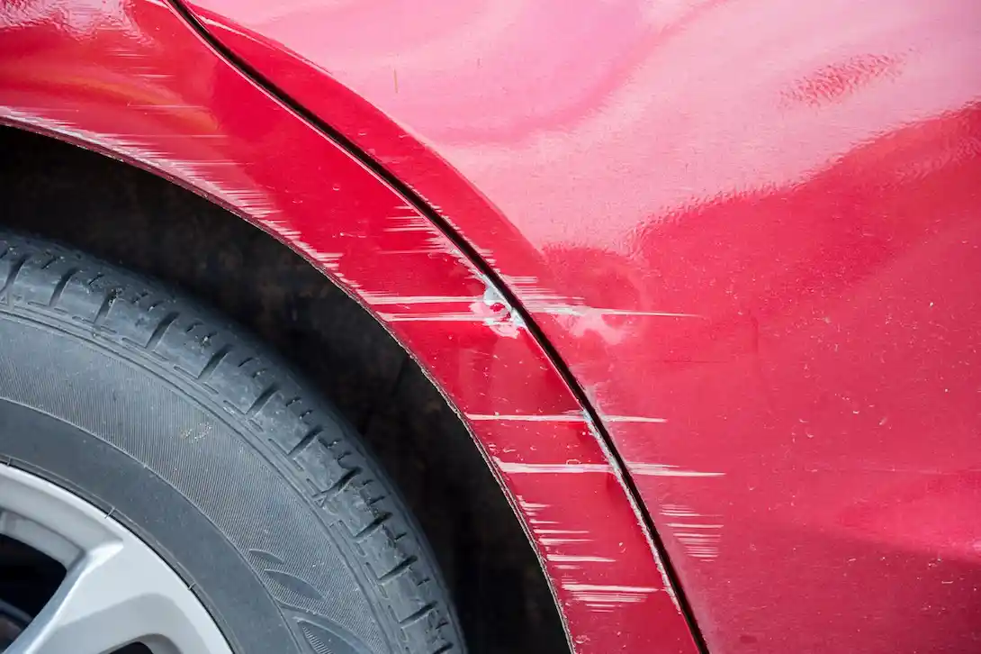 Réparation d'une rayure voiture à Arpajon avec le garage Renault Dacia Arpajon